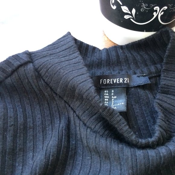 Forever21 Sleeveless Lace Up Crop Tee - Picture 8 of 8